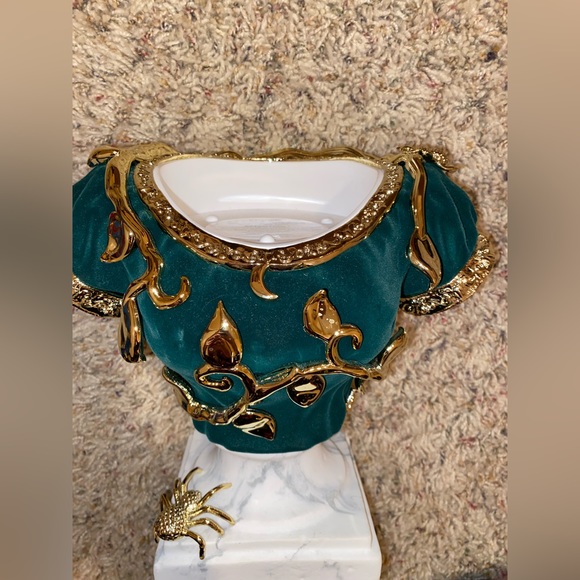 BBW Halloween Candle Holder dark green velvet Bust pedestal NWT - Picture 8 of 9